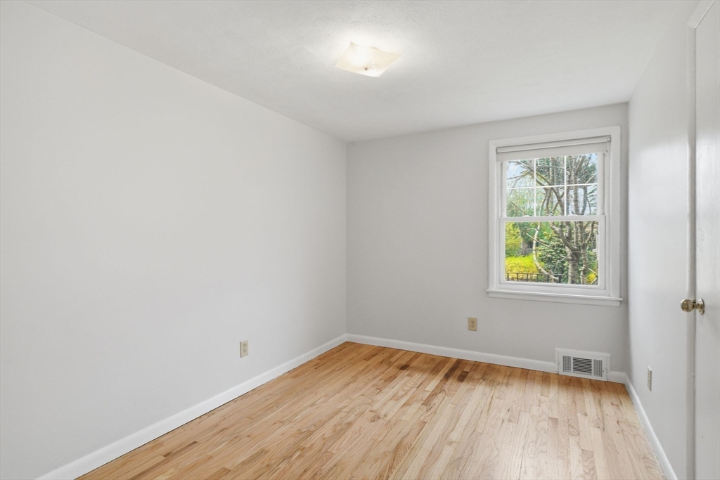 33 Overhill Drive Springfield, MA 01129 - Photo 25 of 31