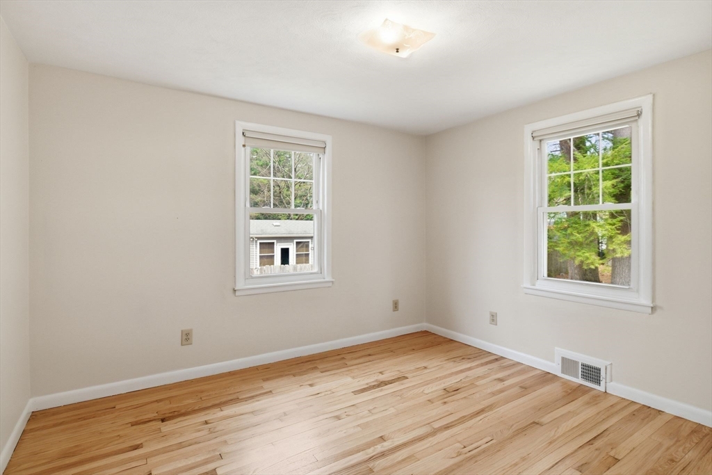 33 Overhill Drive Springfield, MA 01129 - Photo 9 of 31
