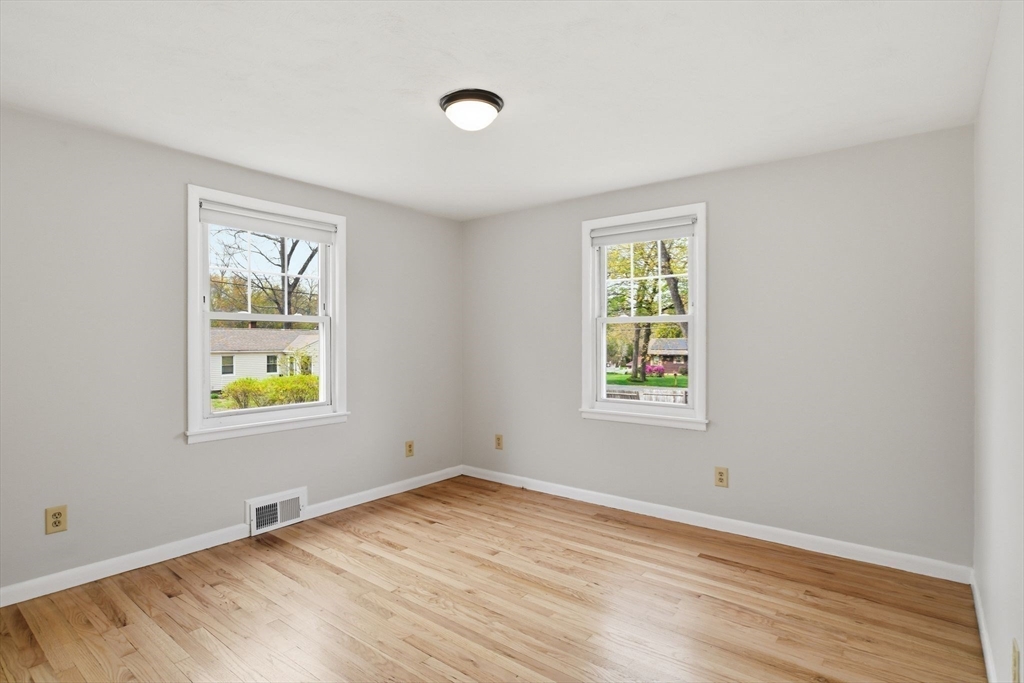 33 Overhill Drive Springfield, MA 01129 - Photo 10 of 31