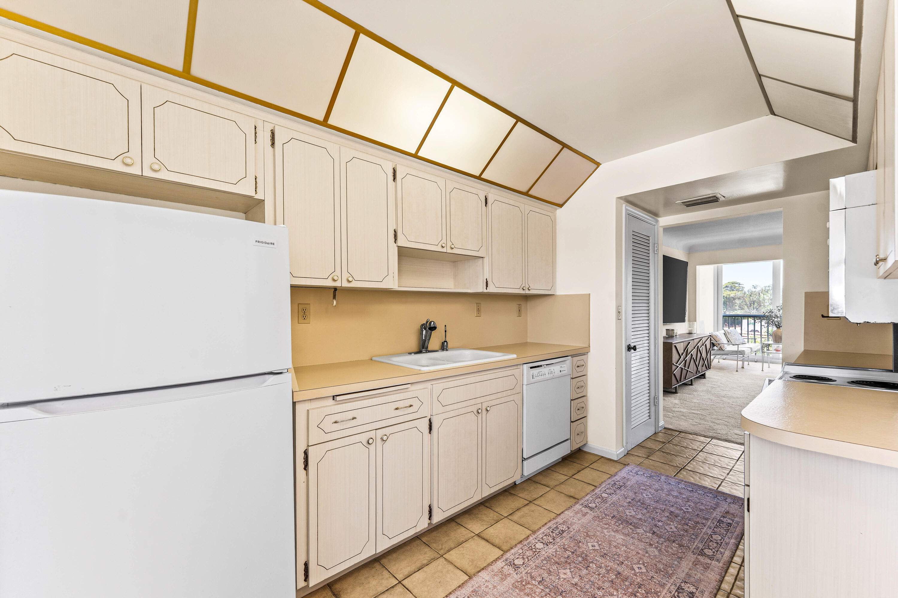 300 East Royal Palm Road, Unit 340 Boca Raton, FL 33432 - Photo 11 of 26 012-300EastRoyalPalmRoad-BocaRaton-FL-33