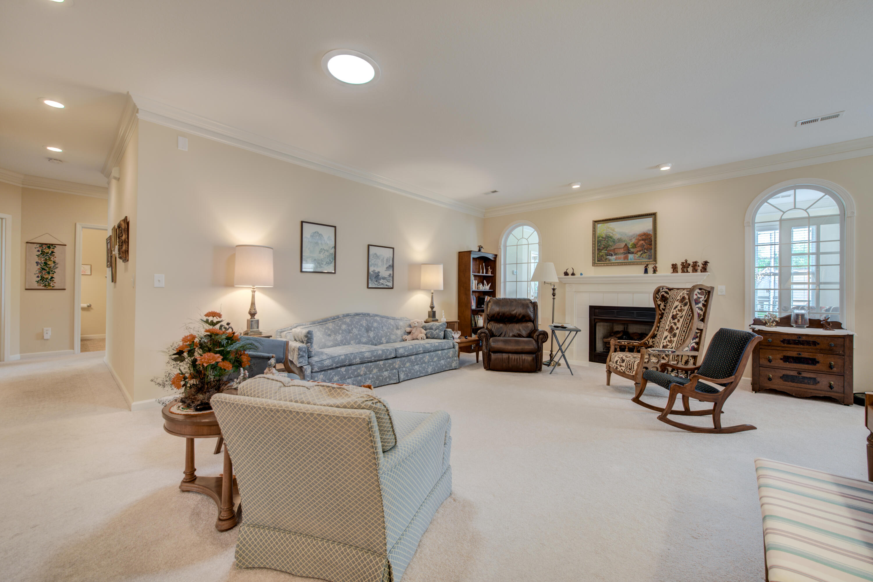 113 Devanshire Court Oak Ridge, TN 37830 - Photo 5 of 21 Living room