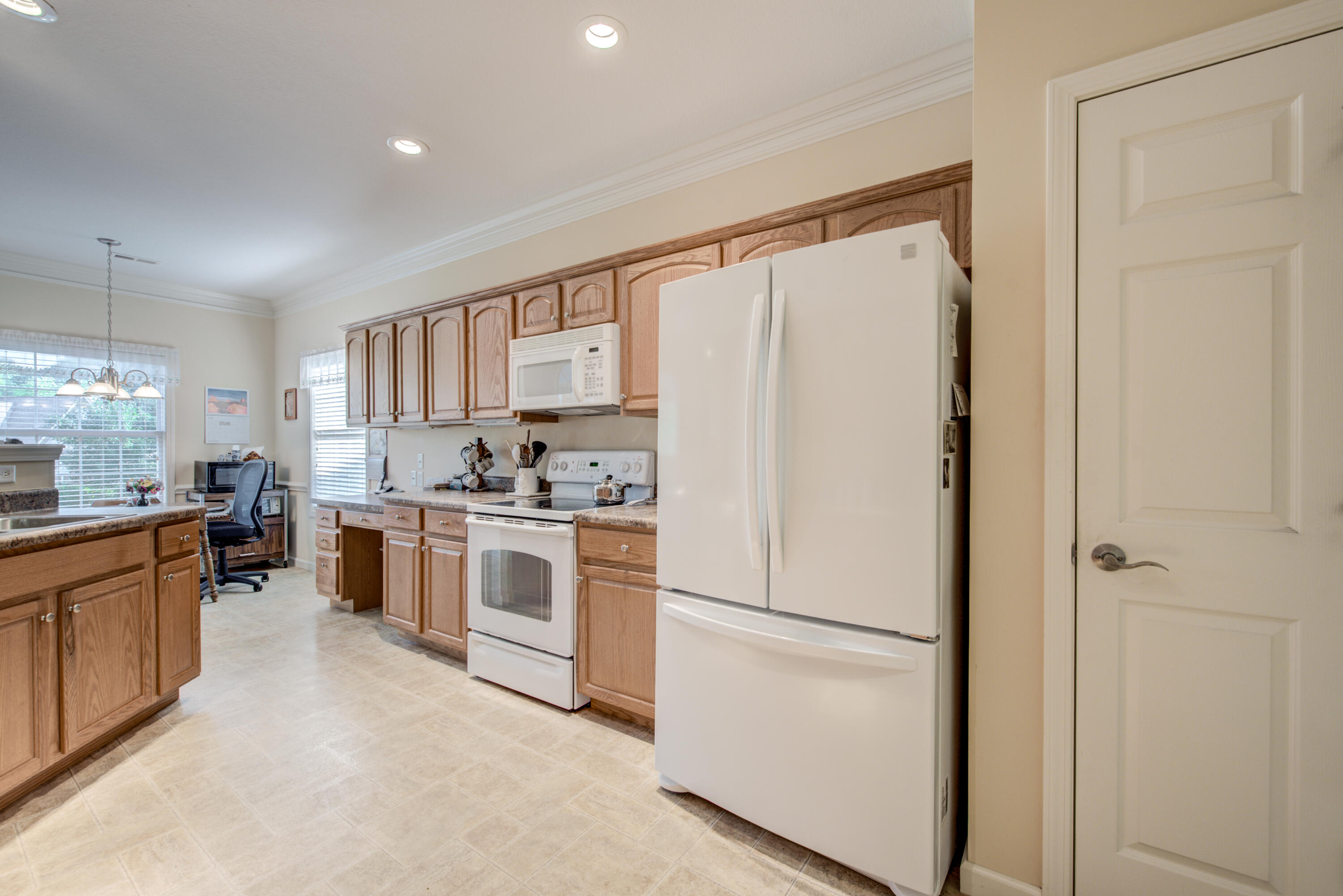 113 Devanshire Court Oak Ridge, TN 37830 - Photo 8 of 21 Kitchen