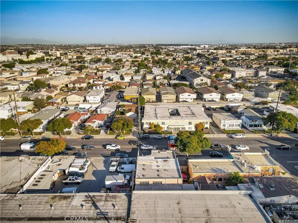 $999,000 | 11915 South Inglewood Avenue, Hawthorne, CA 90250