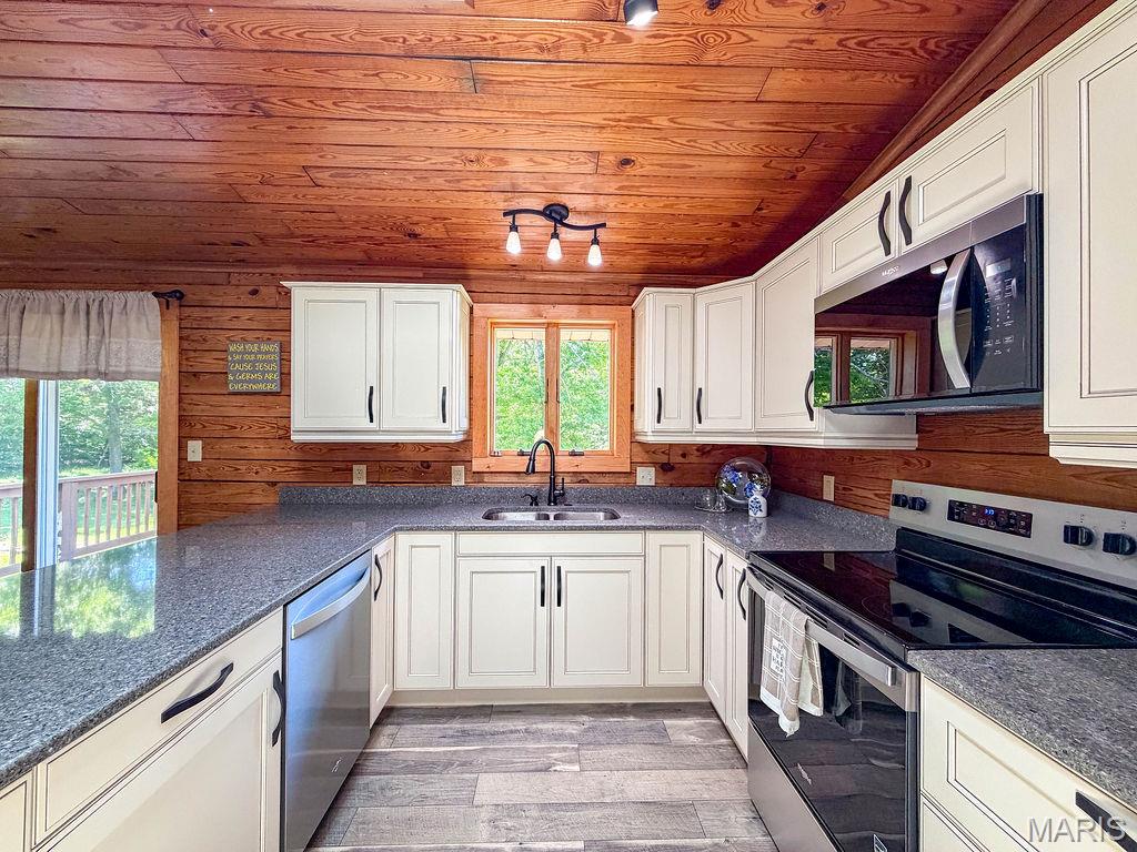 3318 Watson Road Festus, MO 63028 - Photo 13 of 43