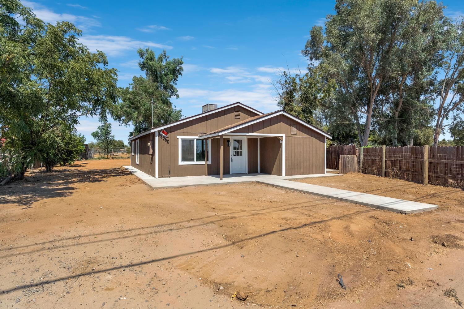15760 Raymond Road Madera, CA 93638 - Photo 3 of 25 Gallery Image 3