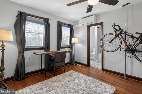 $4,400 | 32 Farragut Place Northwest, Unit (FURNISHED), Washington, DC 20011