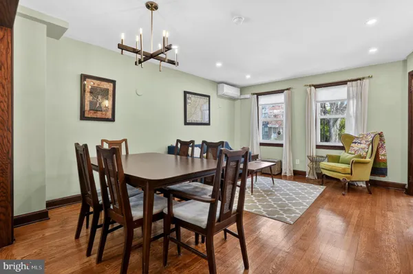 $4,400 | 32 Farragut Place Northwest, Unit (FURNISHED), Washington, DC 20011