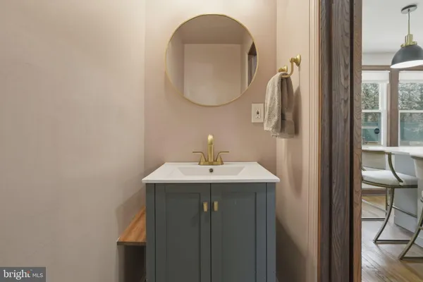 $4,400 | 32 Farragut Place Northwest, Unit (FURNISHED), Washington, DC 20011