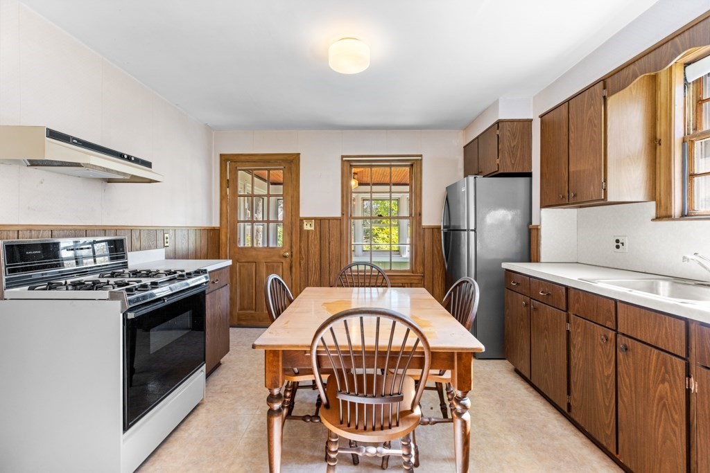 39 Chester Street Arlington, MA 02476 - Photo 12 of 27