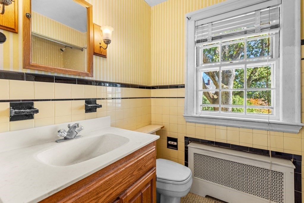 39 Chester Street Arlington, MA 02476 - Photo 7 of 27