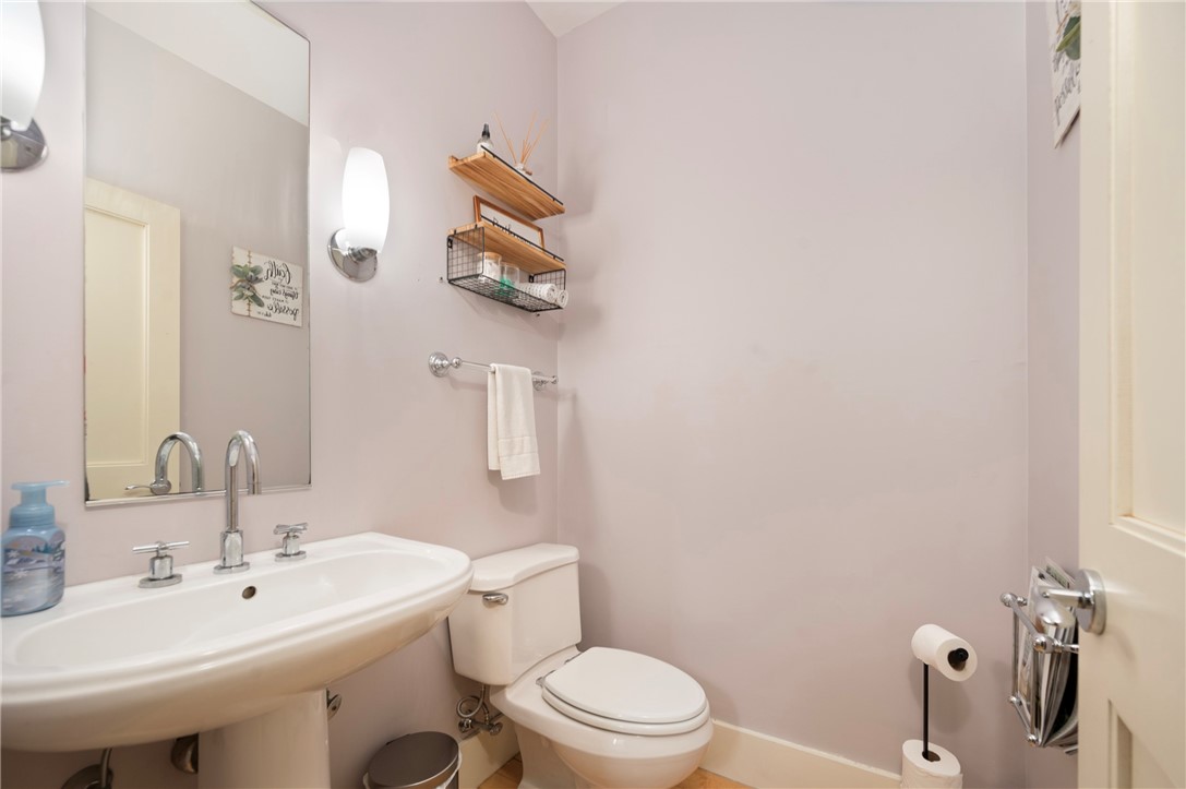 376 Hill Street Coventry, RI 02816 - Photo 8 of 34