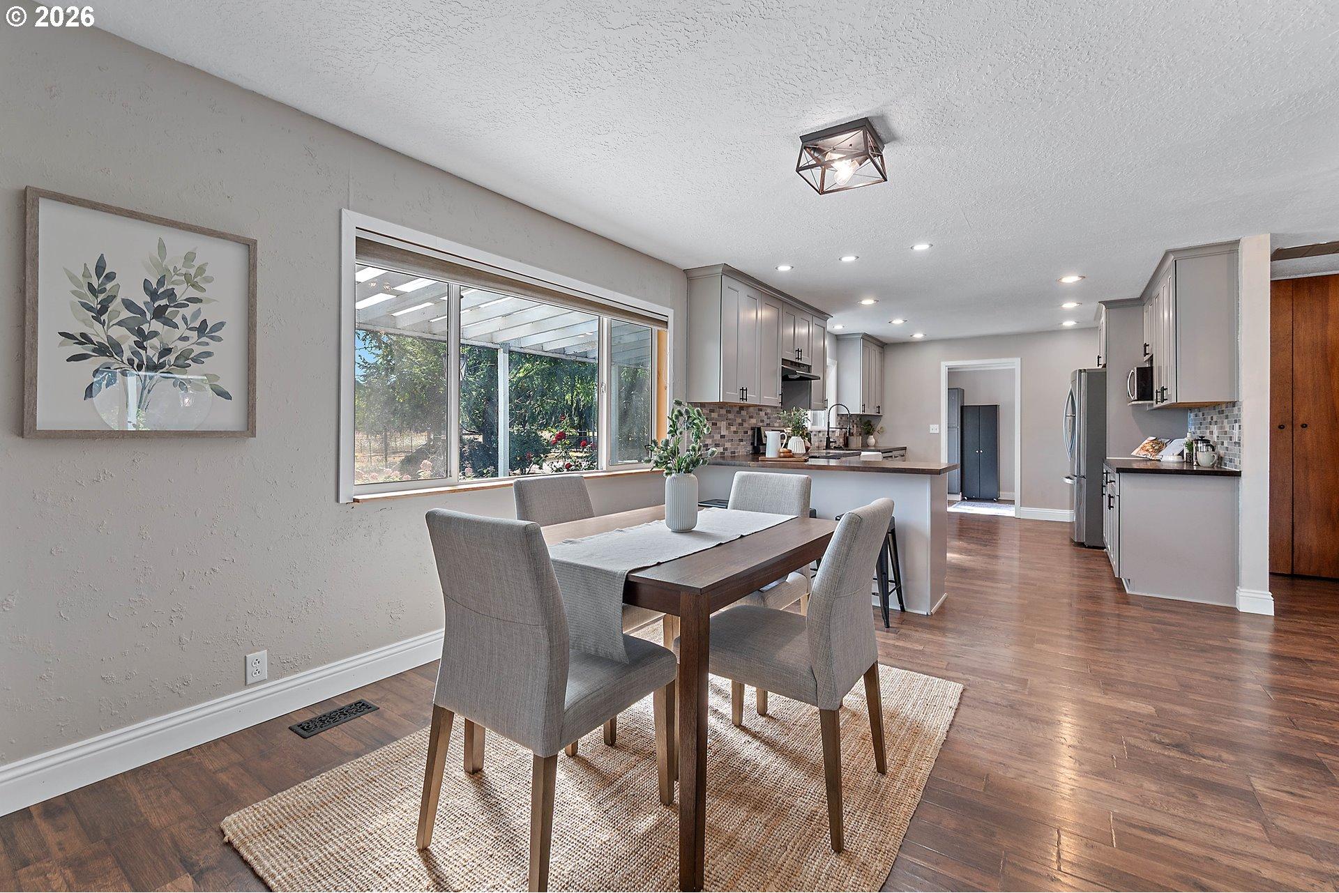 35538 Southeast Snuffin Road Estacada, OR 97023 - Photo 9 of 47 Dining Room