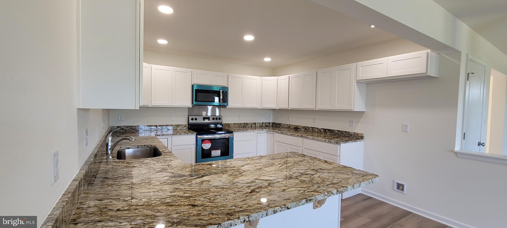 304 Doylestown Road Smyrna, DE 19977 - Photo 3 of 25 Kitchen - Granite Counter Tops