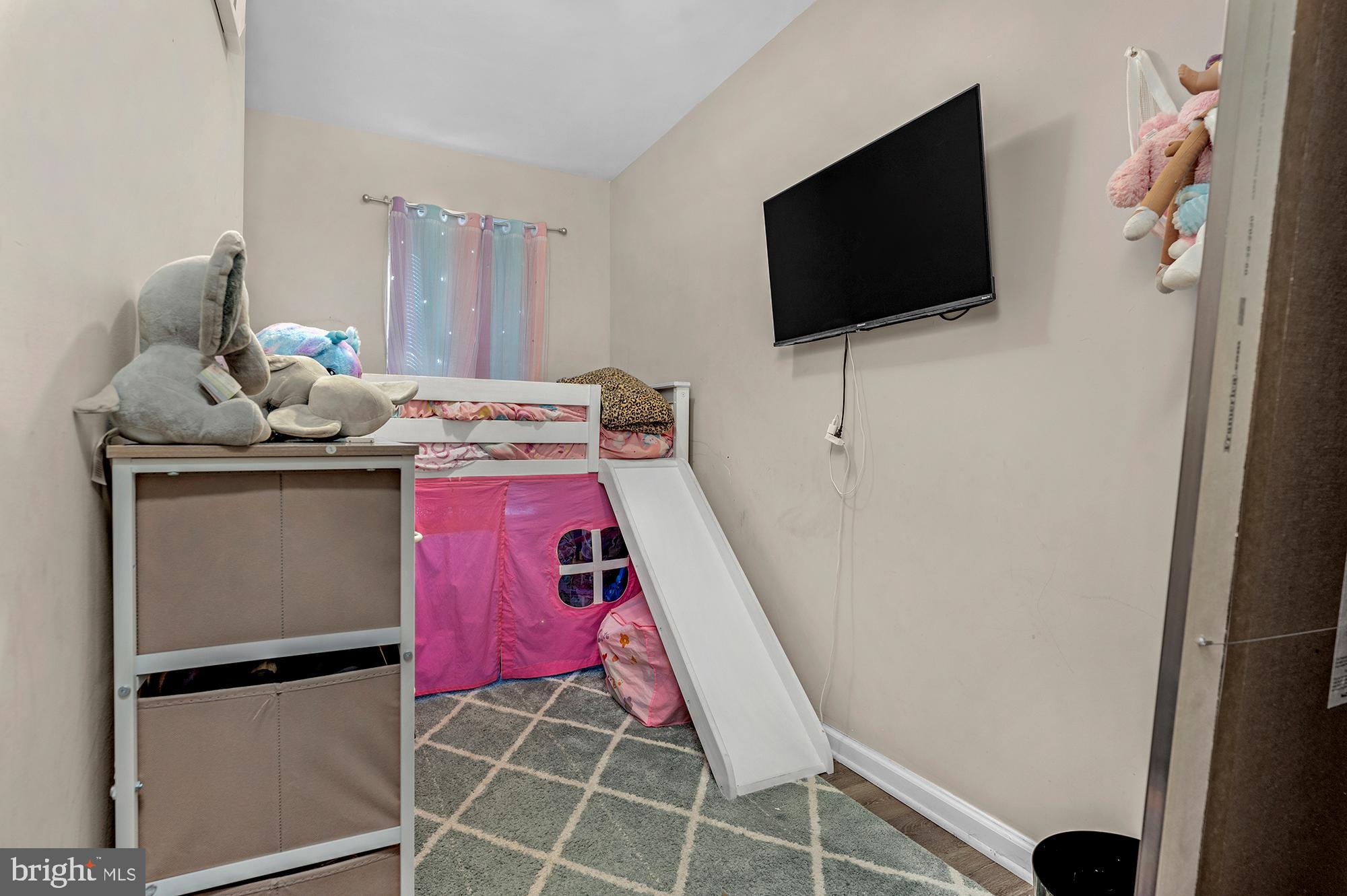 962 North Franklintown Road Baltimore, MD 21216 - Photo 17 of 19 Third bedroom