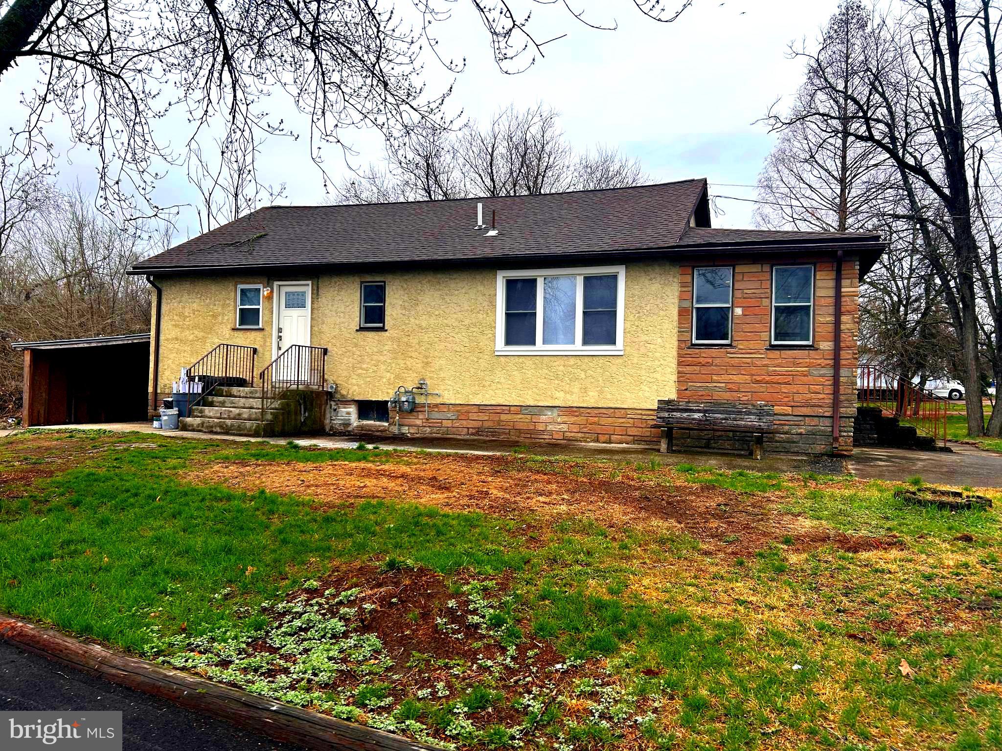 1063 Tanyard Road Woodbury, NJ 08096 - Photo 2 of 21