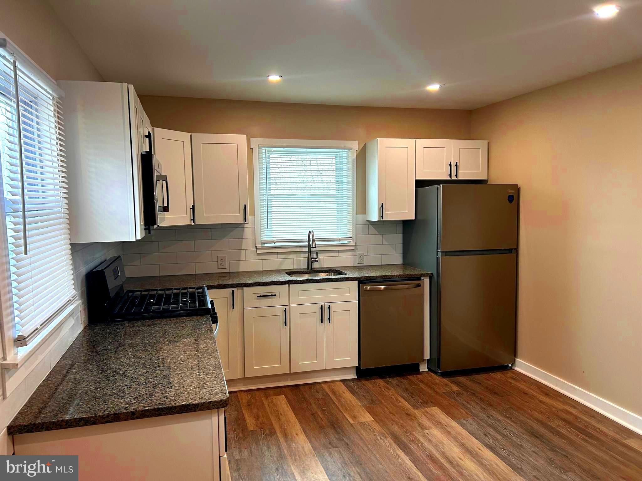 1063 Tanyard Road Woodbury, NJ 08096 - Photo 5 of 21