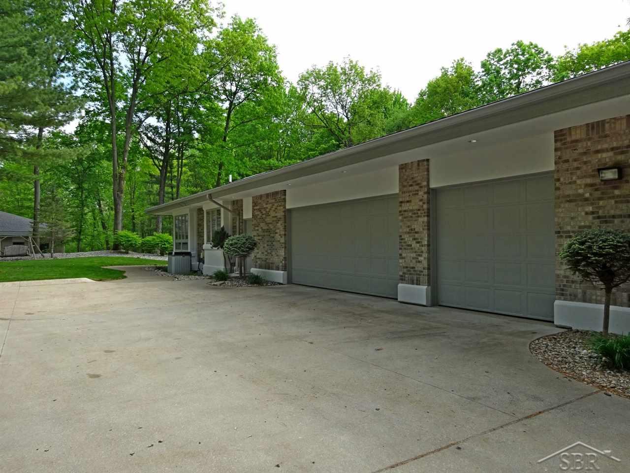11440 Geddes Road Freeland, MI 48623 - Photo 53 of 55 31291717-52.JPG