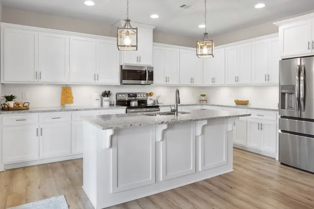 $499,900 | 214 Lee Road 2191, Salem, AL 36874