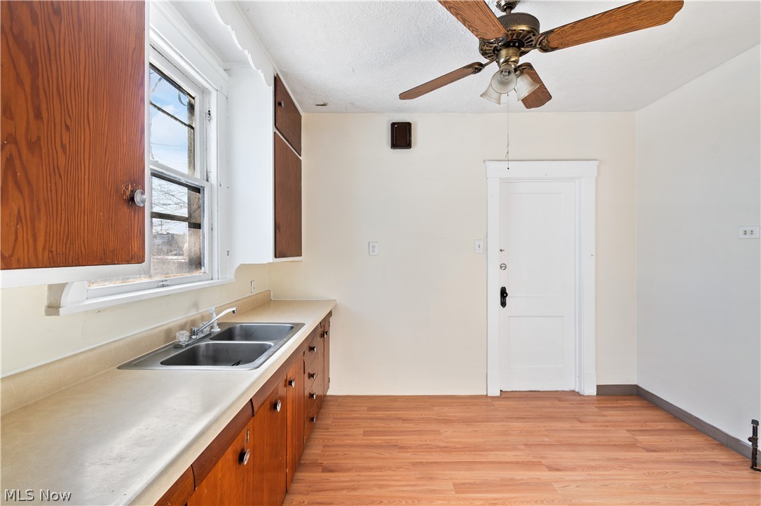 4327 Riverside Avenue Cleveland, OH 44102 - Photo 8 of 32 Gallery Image 8