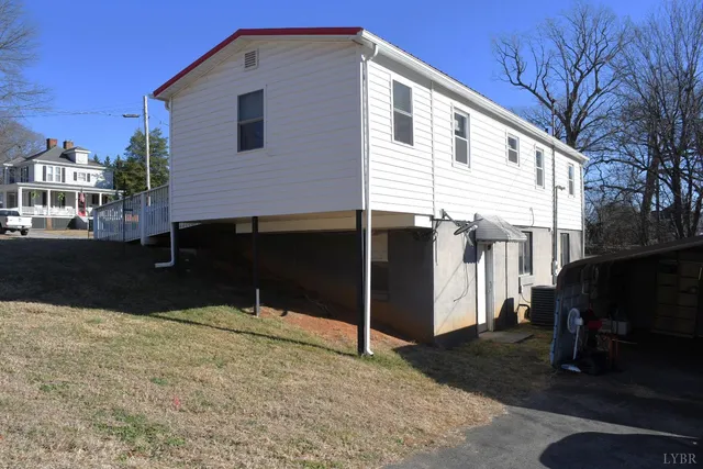 $229,000 | 818 Oak Street, Bedford, VA 24523