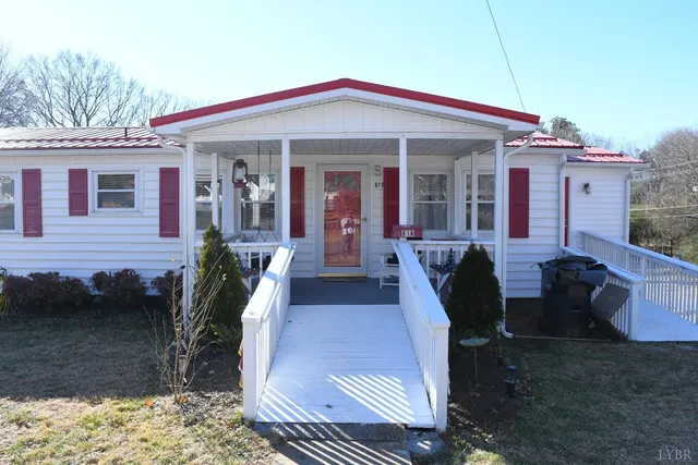 $229,000 | 818 Oak Street, Bedford, VA 24523