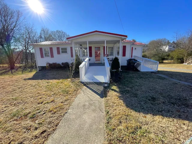 $229,000 | 818 Oak Street, Bedford, VA 24523