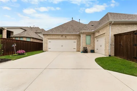 $749,000 | 1810 Birds Fort Trail, Arlington, TX 76005