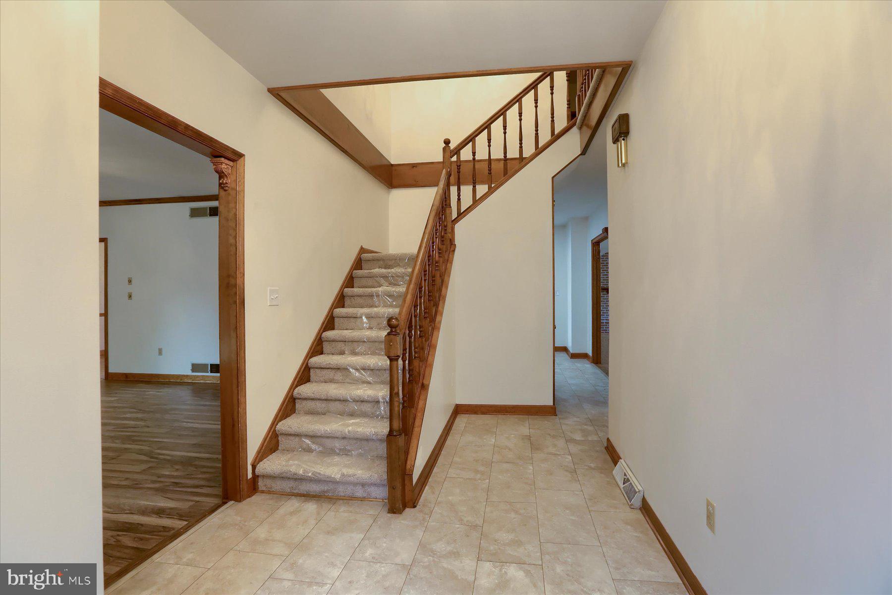 1201 Georgetown Circle Carlisle, PA 17013 - Photo 5 of 55