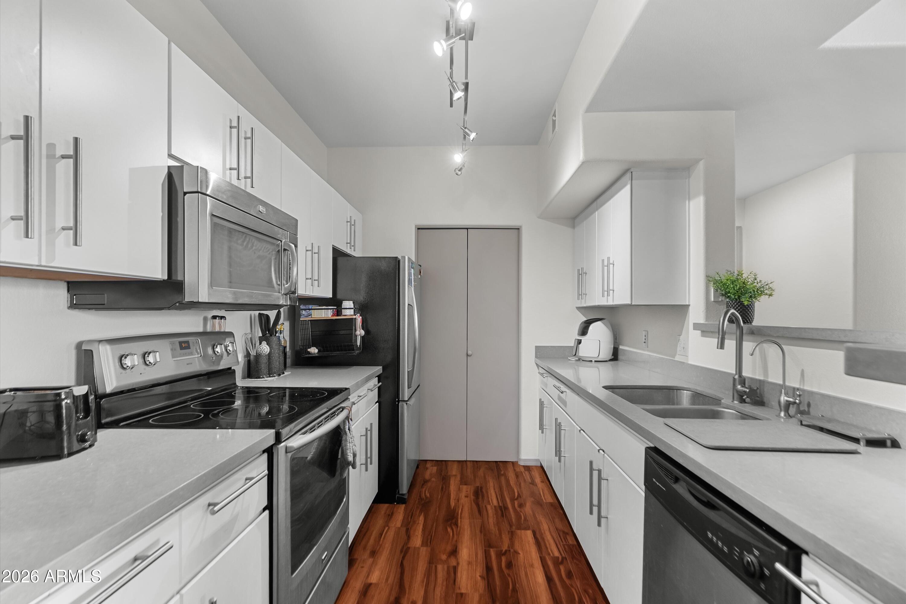 3302 North 7th Street, Unit 262 Phoenix, AZ 85014 - Photo 1 of 28 14-20260206-DSC07374