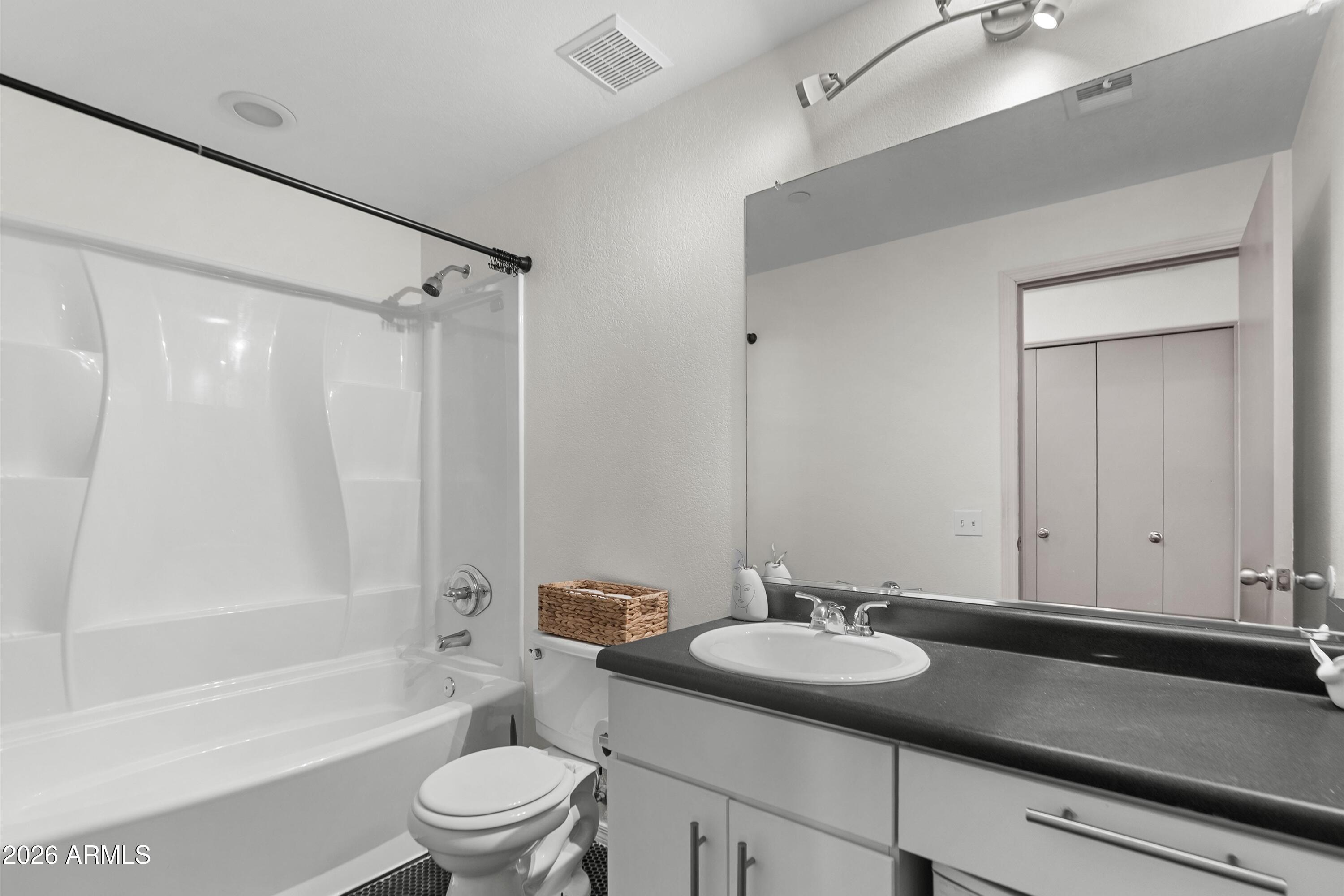 3302 North 7th Street, Unit 262 Phoenix, AZ 85014 - Photo 16 of 28 17-20260206-DSC07383