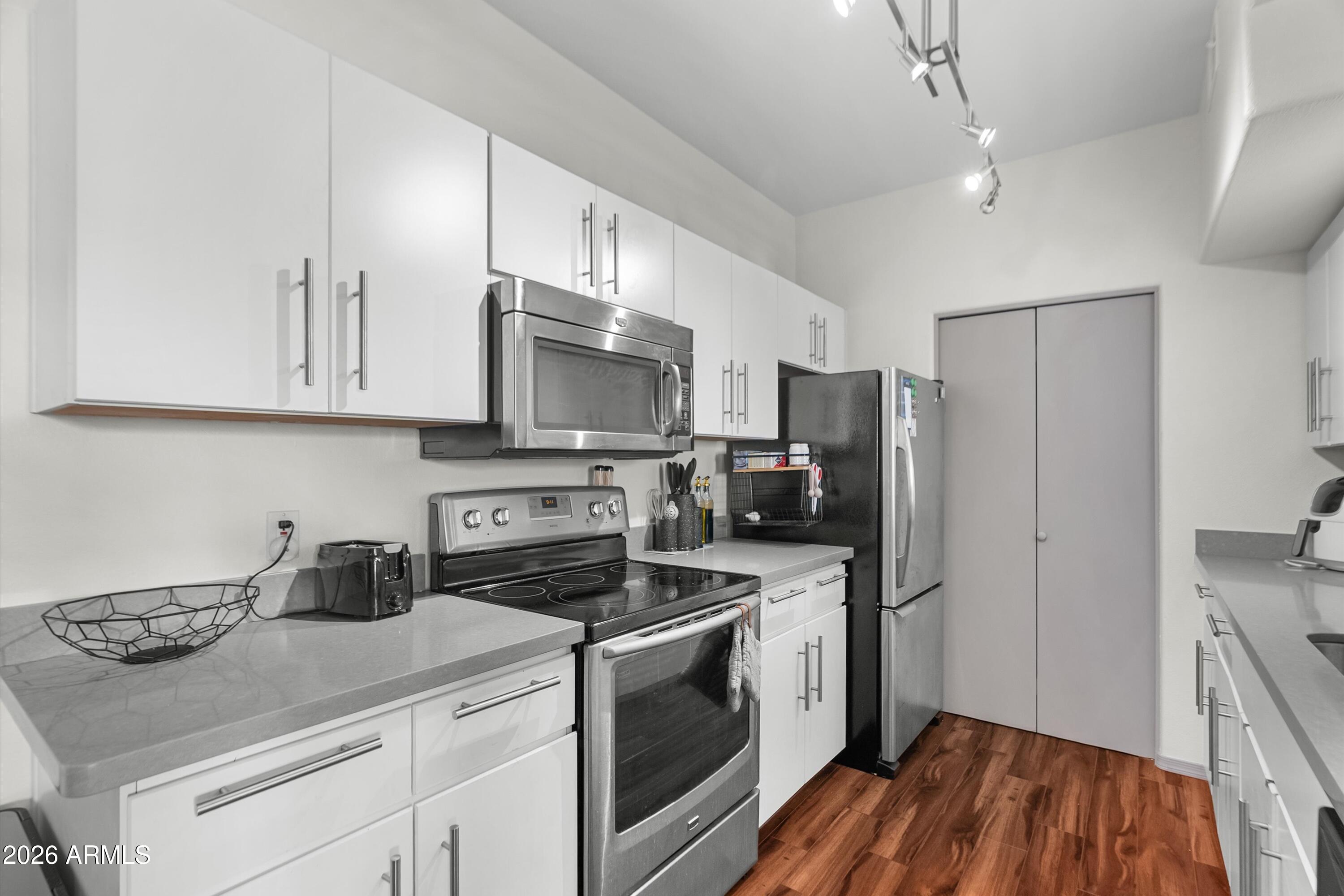 3302 North 7th Street, Unit 262 Phoenix, AZ 85014 - Photo 5 of 28 16-20260206-DSC07380