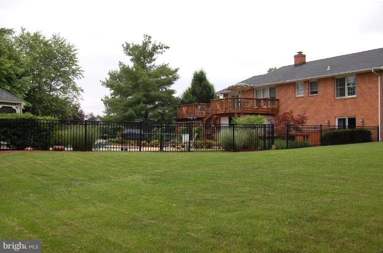 5313 Kerger Road Ellicott City, MD 21043 - Photo 23 of 24 Back/side yard.
