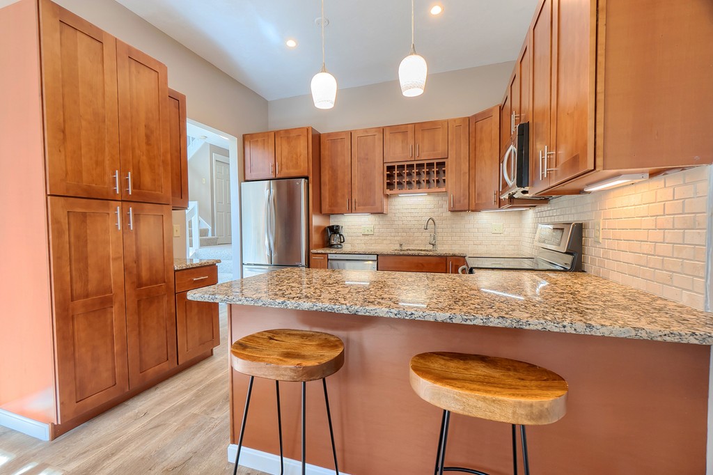 305 Ridgefield Circle, Unit E Clinton, MA 01510 - Photo 8 of 35