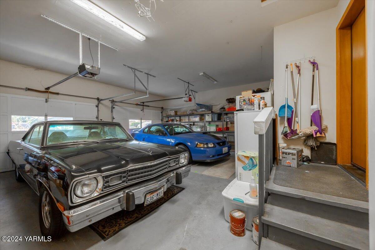 1802 Young Street Grandview, WA 98930 - Photo 8 of 31
