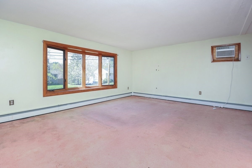19 Longbow Road Danvers, MA 01923 - Photo 16 of 39 an empty room with a window