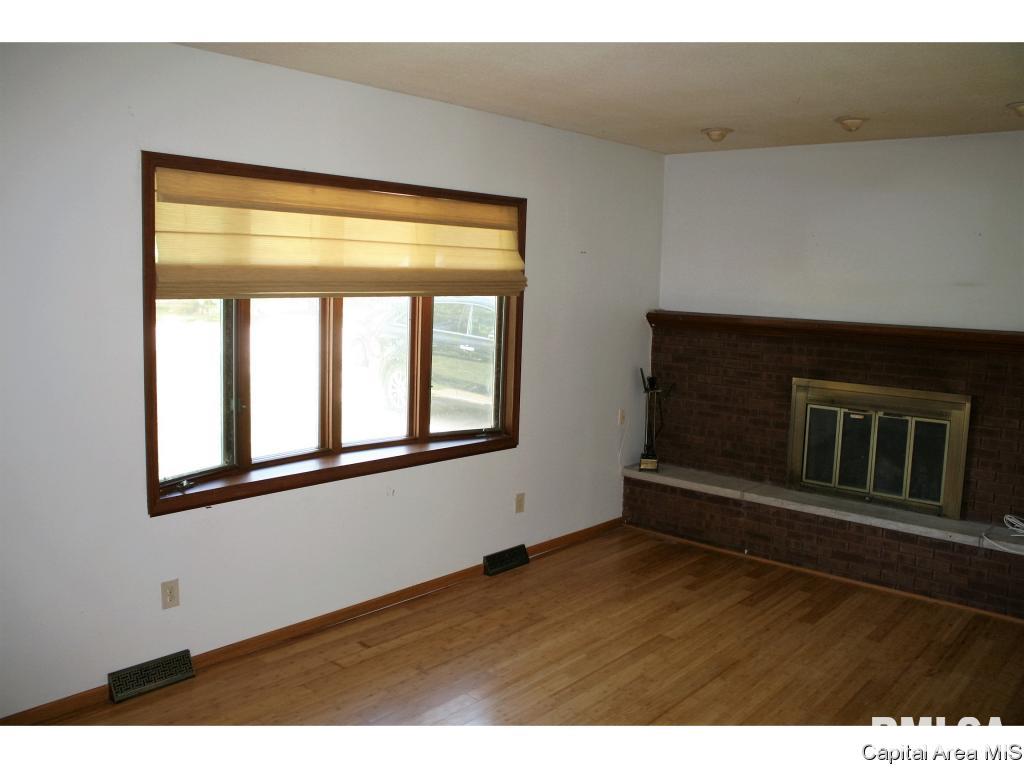 201 South Main Street Spaulding, IL 62561 - Photo 8 of 15 Gallery Image 8