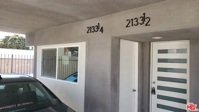 $1,350 | 2133 Carmona Avenue, Unit 2133 1/4, Los Angeles, CA 90016