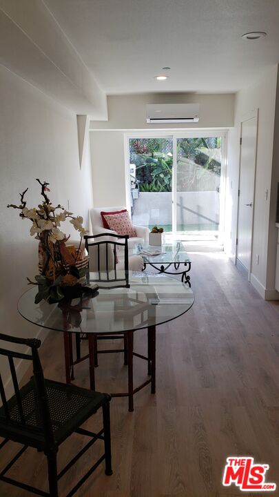 2133 Carmona Avenue, Unit 2133 1/4 Los Angeles, CA 90016 - Photo 4 of 10