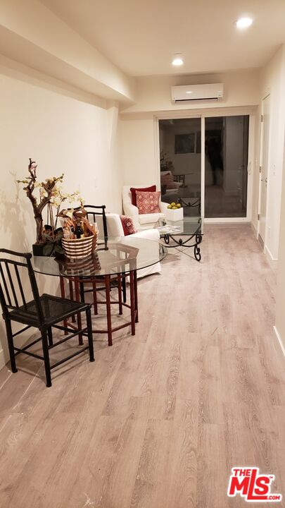 2133 Carmona Avenue, Unit 2133 1/4 Los Angeles, CA 90016 - Photo 7 of 10