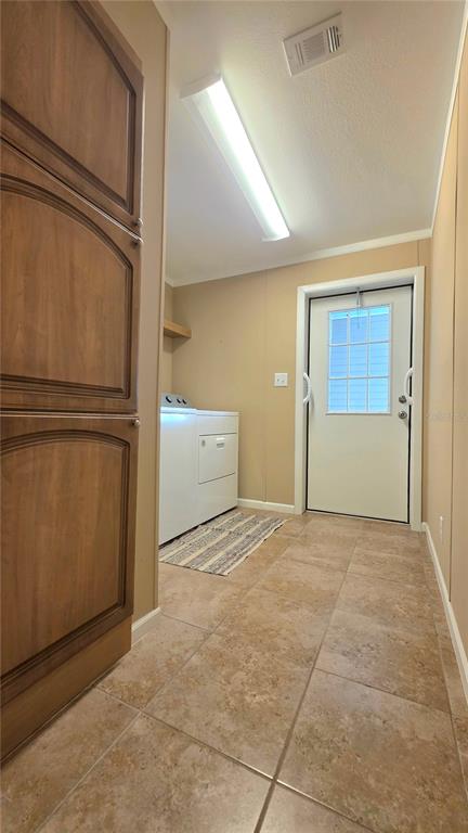 36740 Strand Drive Zephyrhills, FL 33542 - Photo 30 of 74 a view of an empty room and a window