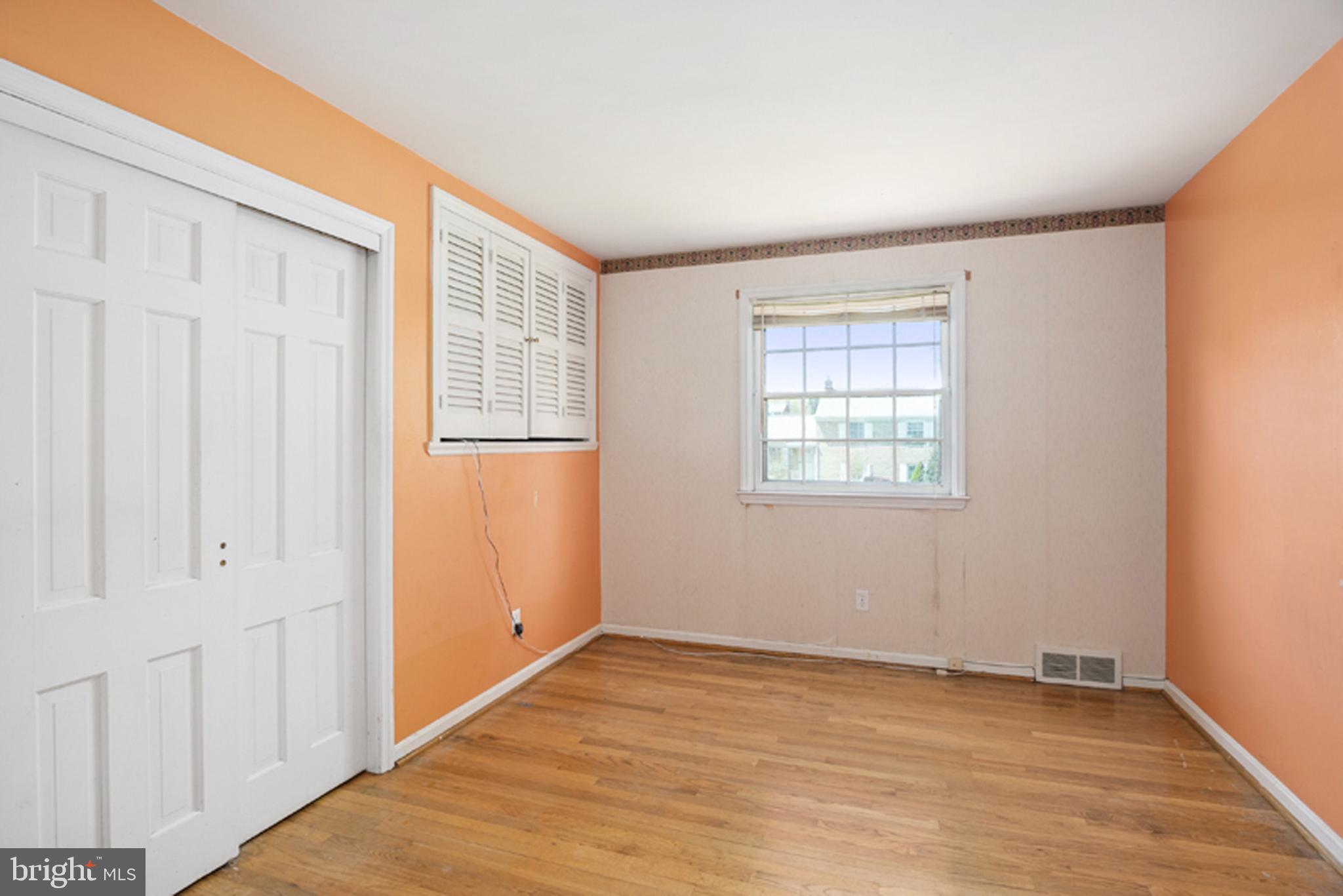 41 Ferncliff Road Newark, DE 19711 - Photo 11 of 22 Second Bedroom, Built-in Cabinet, Hardwood
