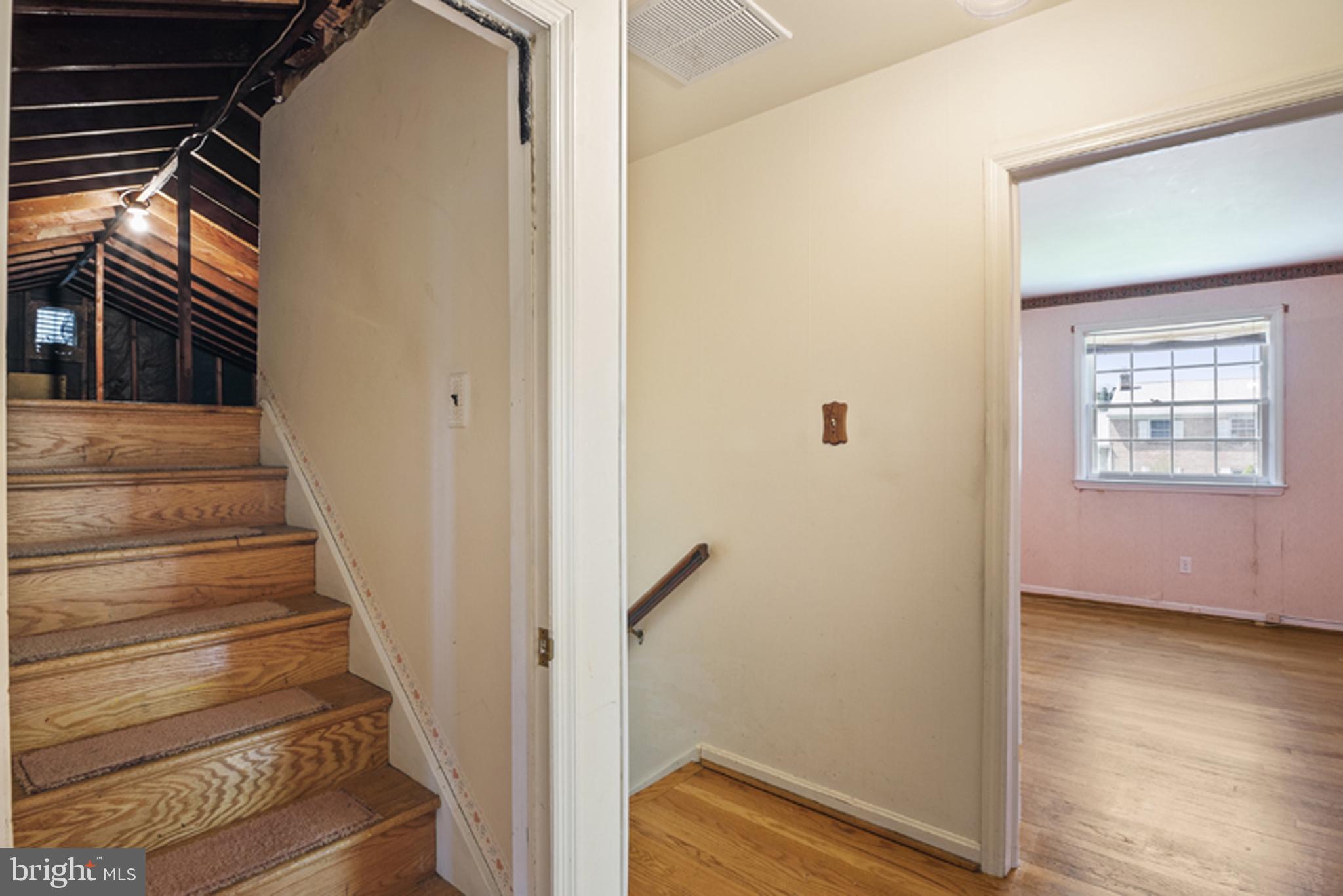 41 Ferncliff Road Newark, DE 19711 - Photo 14 of 22 Upper Level, Easy Attic Access Steps