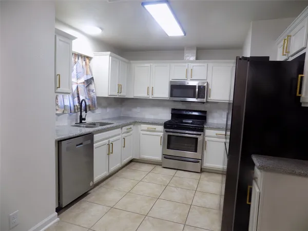 $2,100 | 803 Jasmine Trail, Georgetown, TX 78626