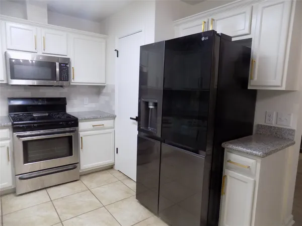 $2,100 | 803 Jasmine Trail, Georgetown, TX 78626