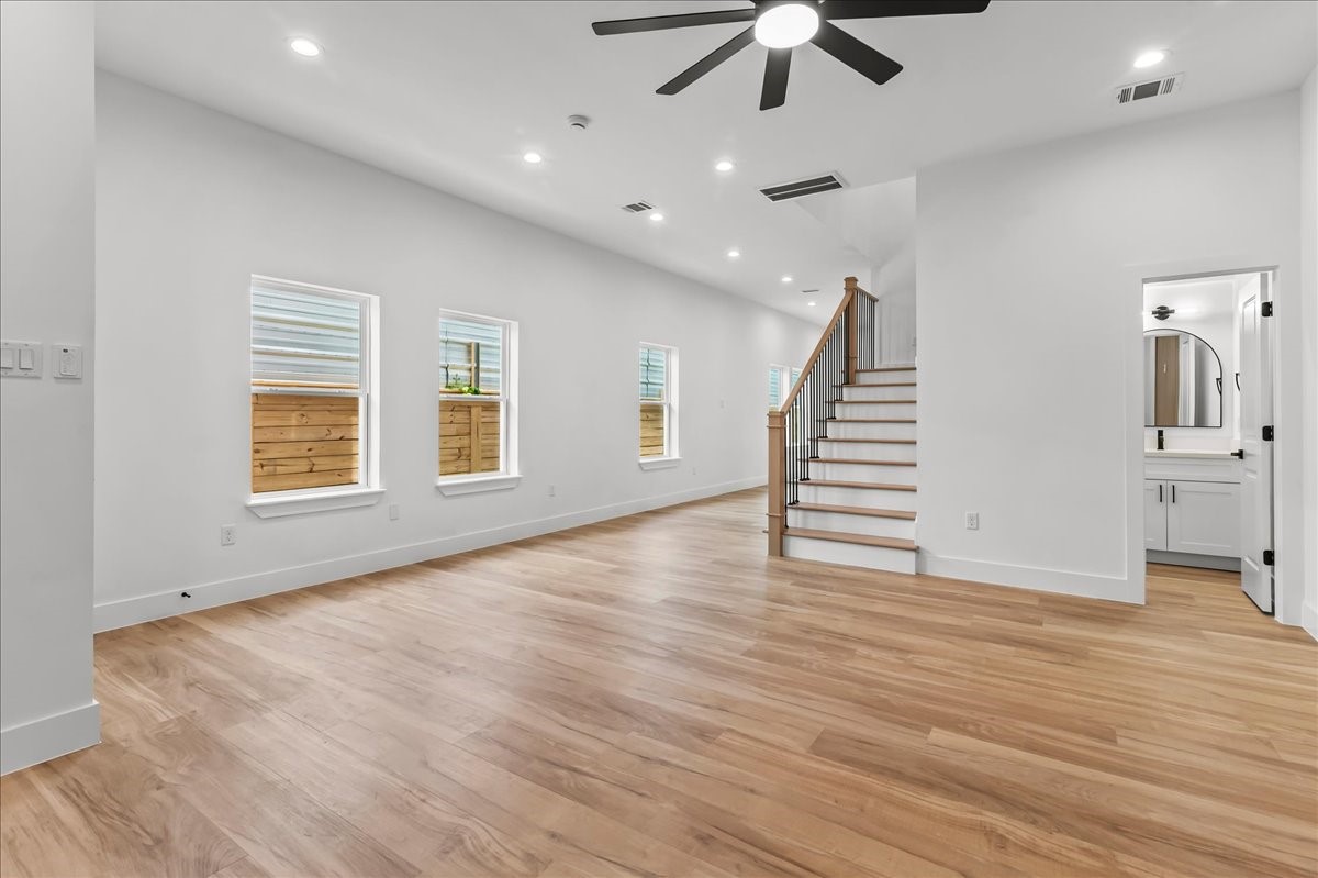 8323 Observatory Street, Unit A/B Houston, TX 77088 - Photo 19 of 38 Unit B - Abundant natural light.