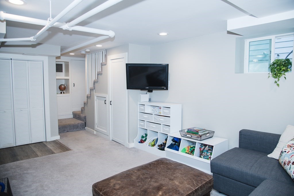 1045 Brook Road Milton, MA 02186 - Photo 28 of 40