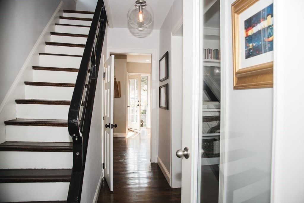 1045 Brook Road Milton, MA 02186 - Photo 7 of 40