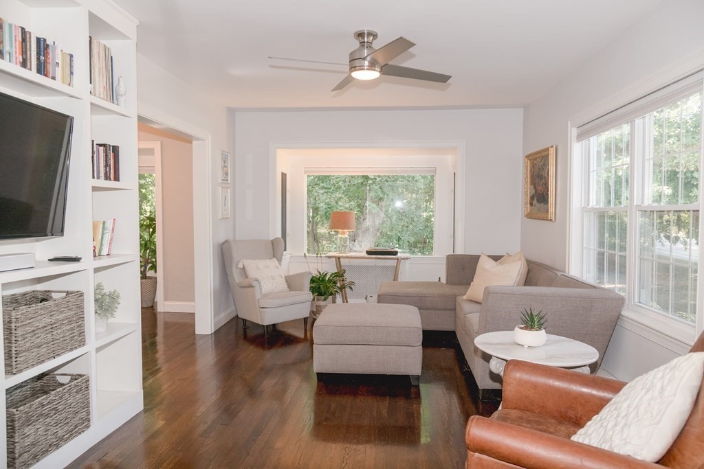 1045 Brook Road Milton, MA 02186 - Photo 8 of 40