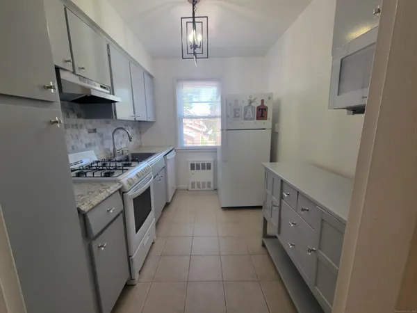 $1,950 | 73 Hope Street, Unit C, Stamford, CT 06906