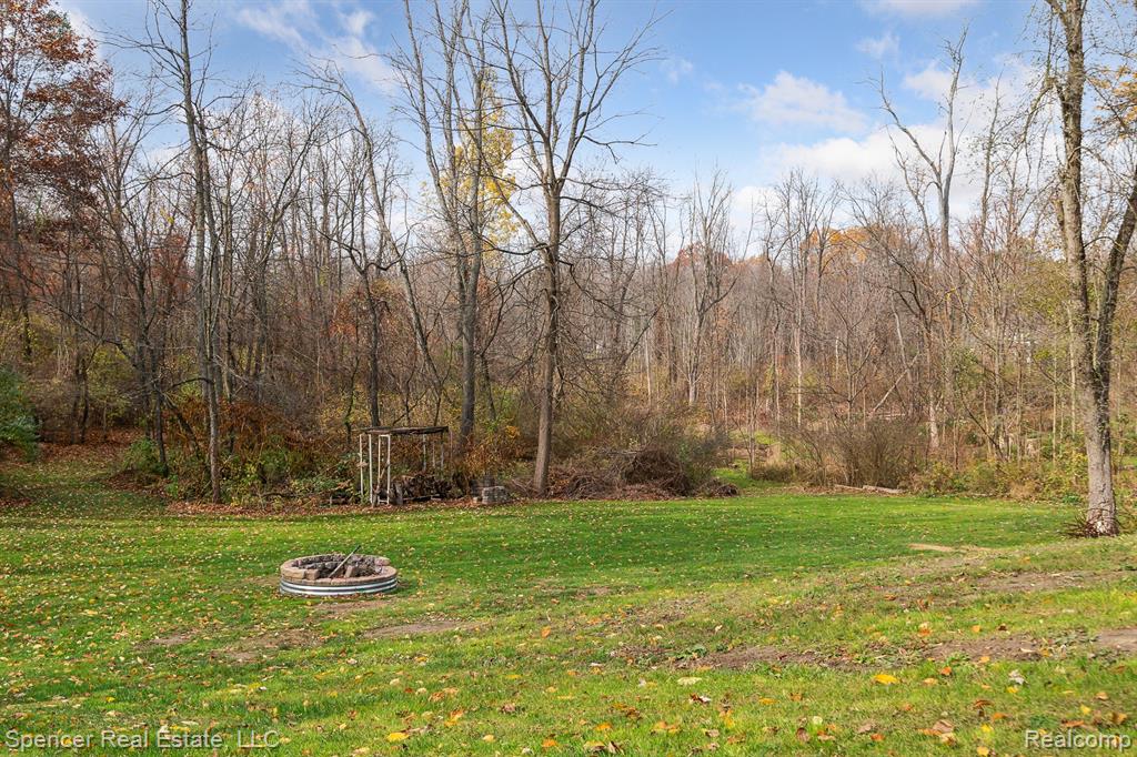 140 South Rochester Road Oakland, MI 48363 - Photo 35 of 39